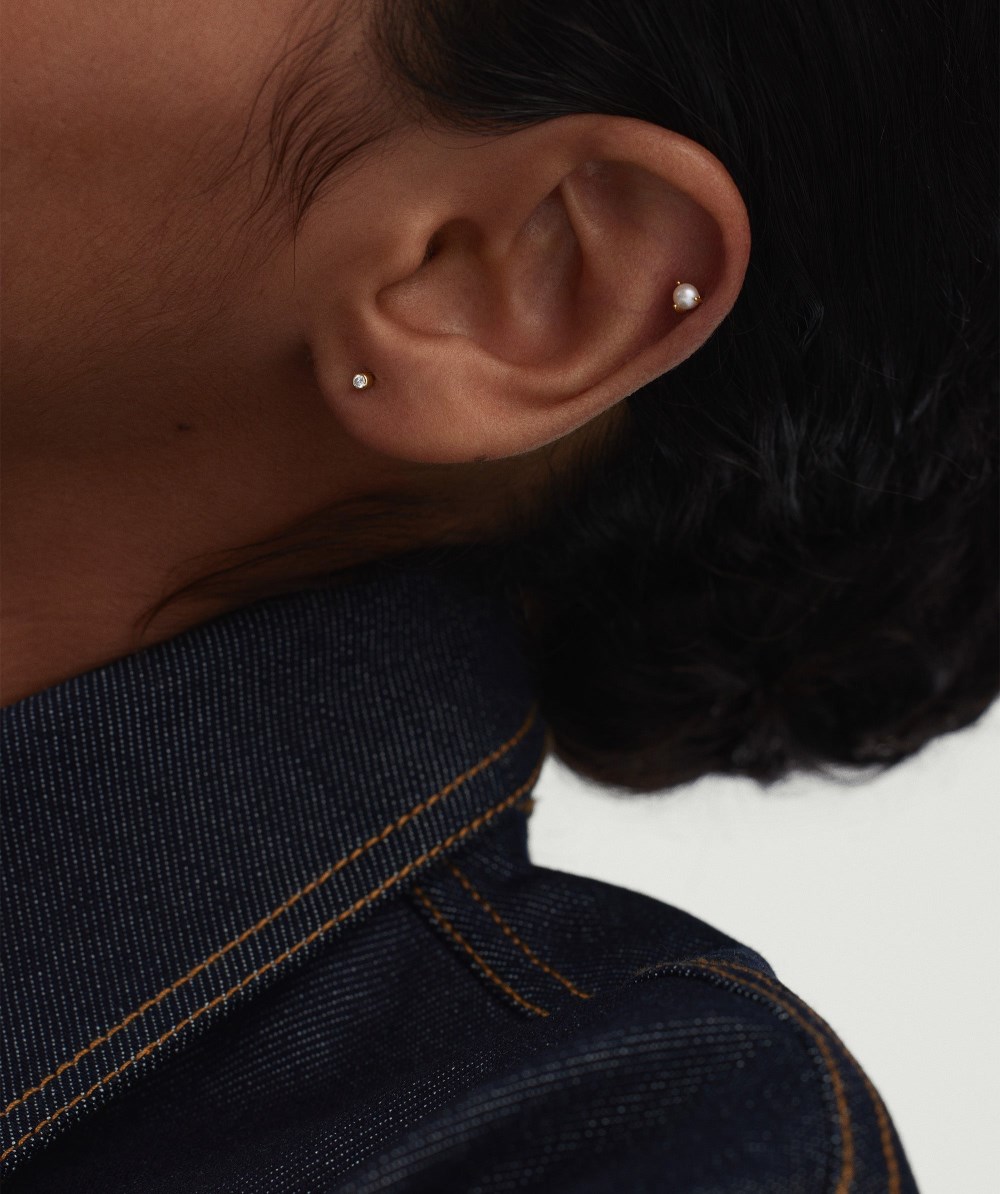 Mejuri Piercing Studio - Micro Diamond Flat Back Stud - 14k Yellow Gold Canada Store
