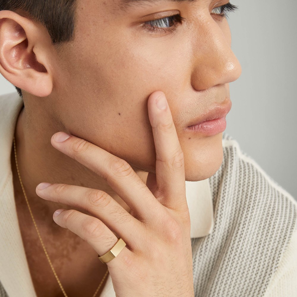 Mejuri Slim Rectangular Signet Ring - Brushed Gold Canada Store