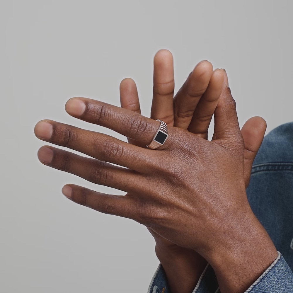 Mejuri Black Onyx Square Signet Ring - Sterling Silver Canada Store