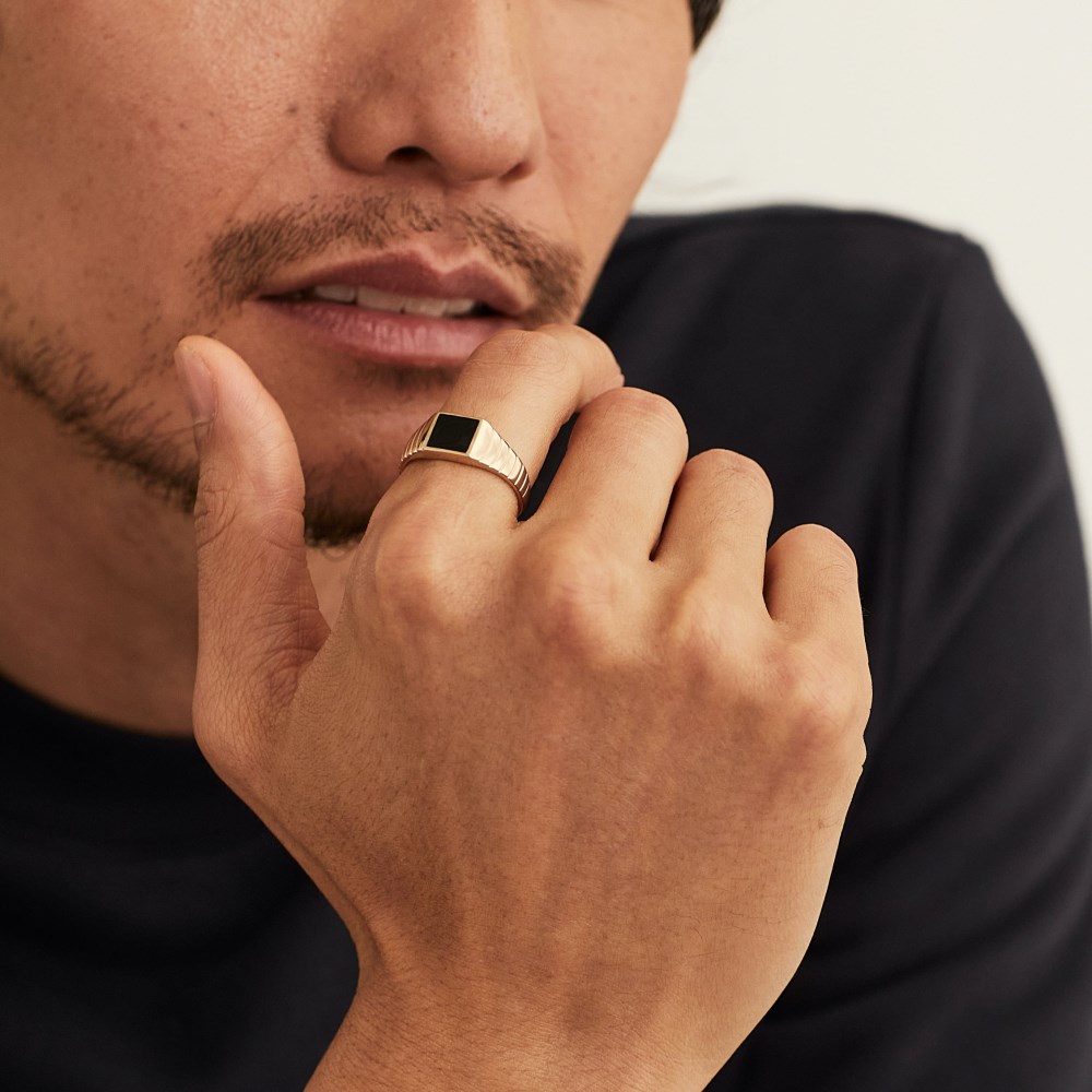 Mejuri Black Onyx Square Signet Ring - 14k Yellow Gold Canada Store