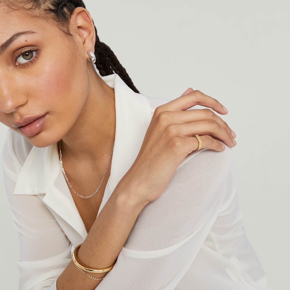 Mejuri Ultra Slim Rectangular Signet Ring - 14k Yellow Gold Canada Store