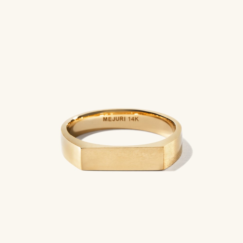 Mejuri Ultra Slim Rectangular Signet Ring - 14k Yellow Gold Canada Store