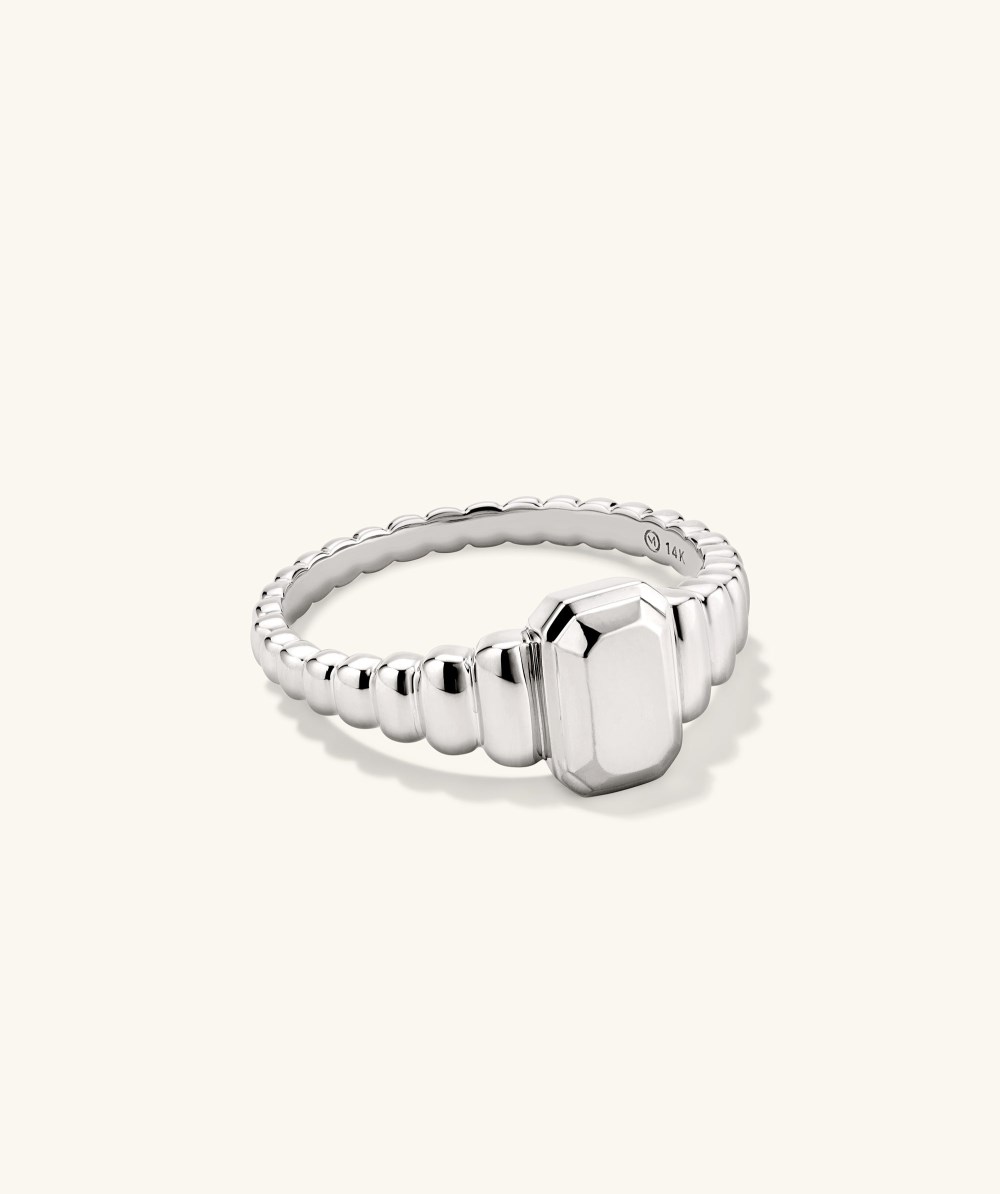 Mejuri Charlotte Step Cut Signet Ring - Sterling Silver Canada Store