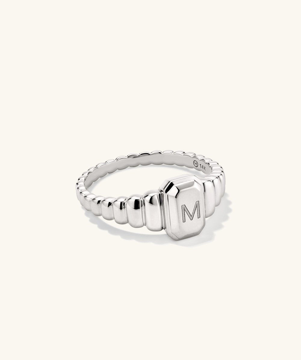 Mejuri Charlotte Step Cut Signet Ring - Sterling Silver Canada Store