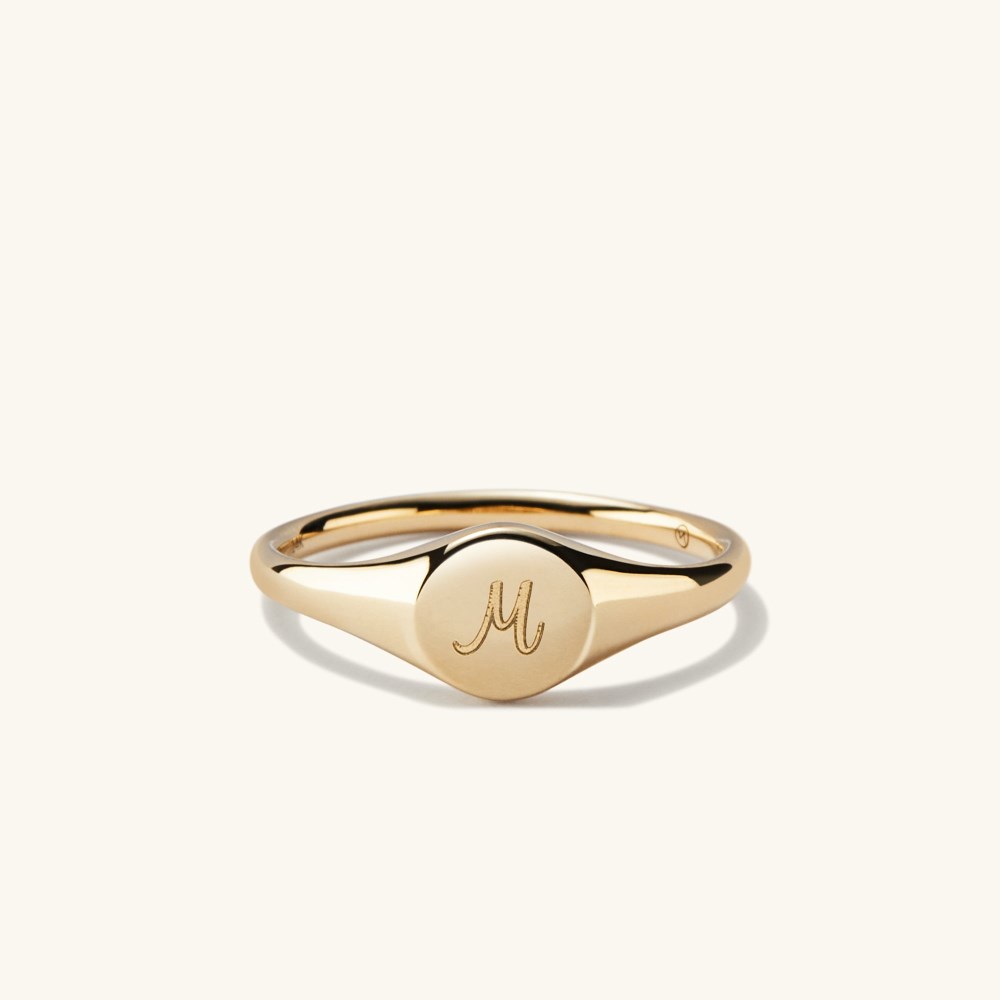 Mejuri Signet Pinky Ring - 14k Yellow Gold Canada Store
