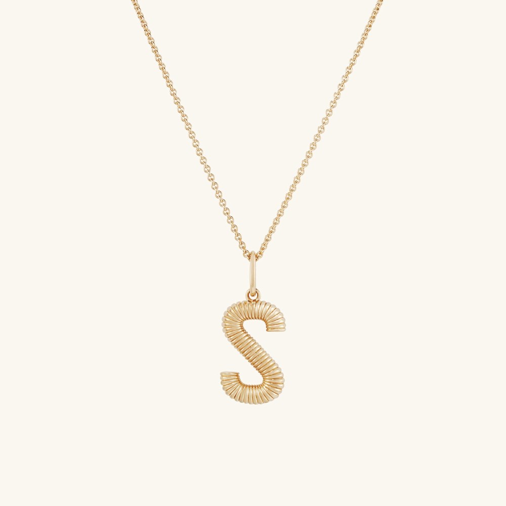Mejuri Bold Letter Pendant Necklace - Gold Vermeil Canada Store