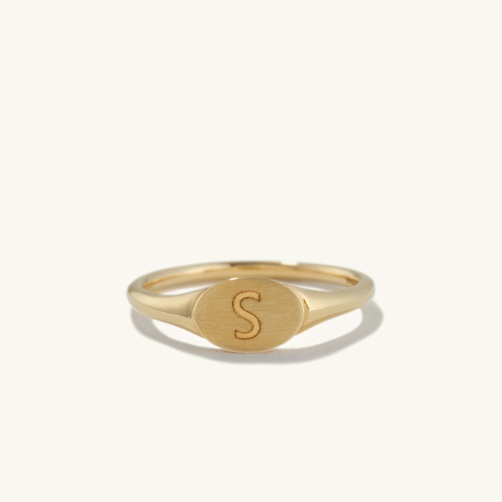 Mejuri Signet Ring - 14k Yellow Gold Canada Store