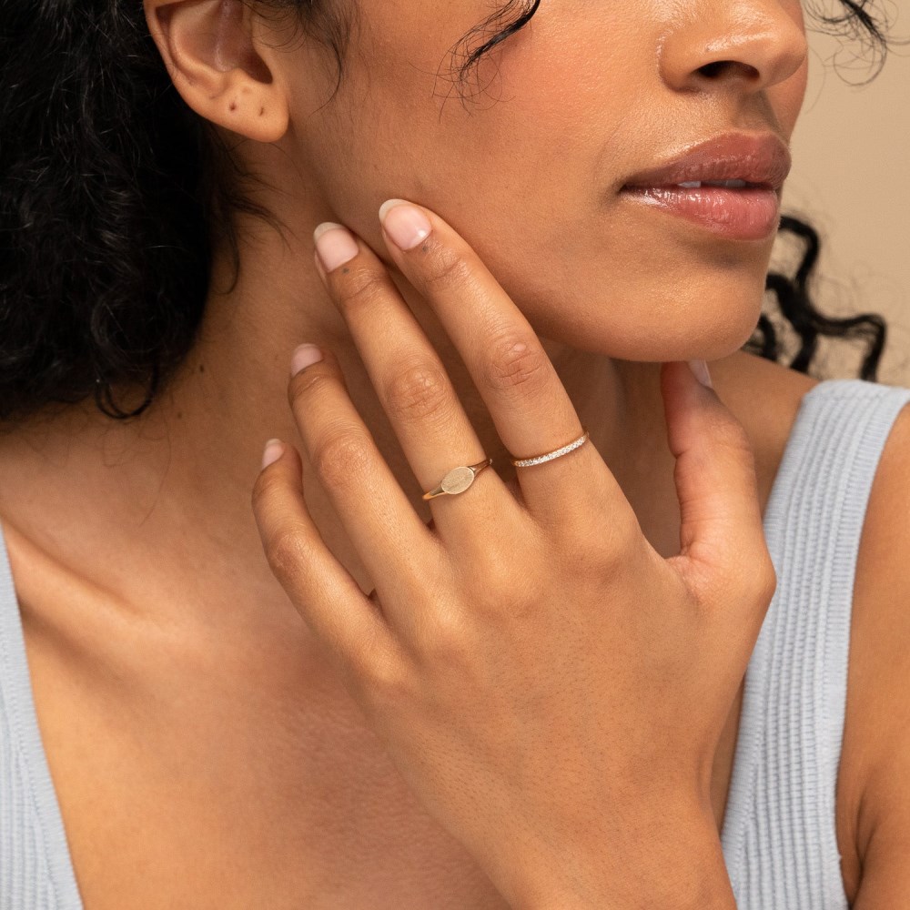 Mejuri Signet Ring - 14k Yellow Gold Canada Store