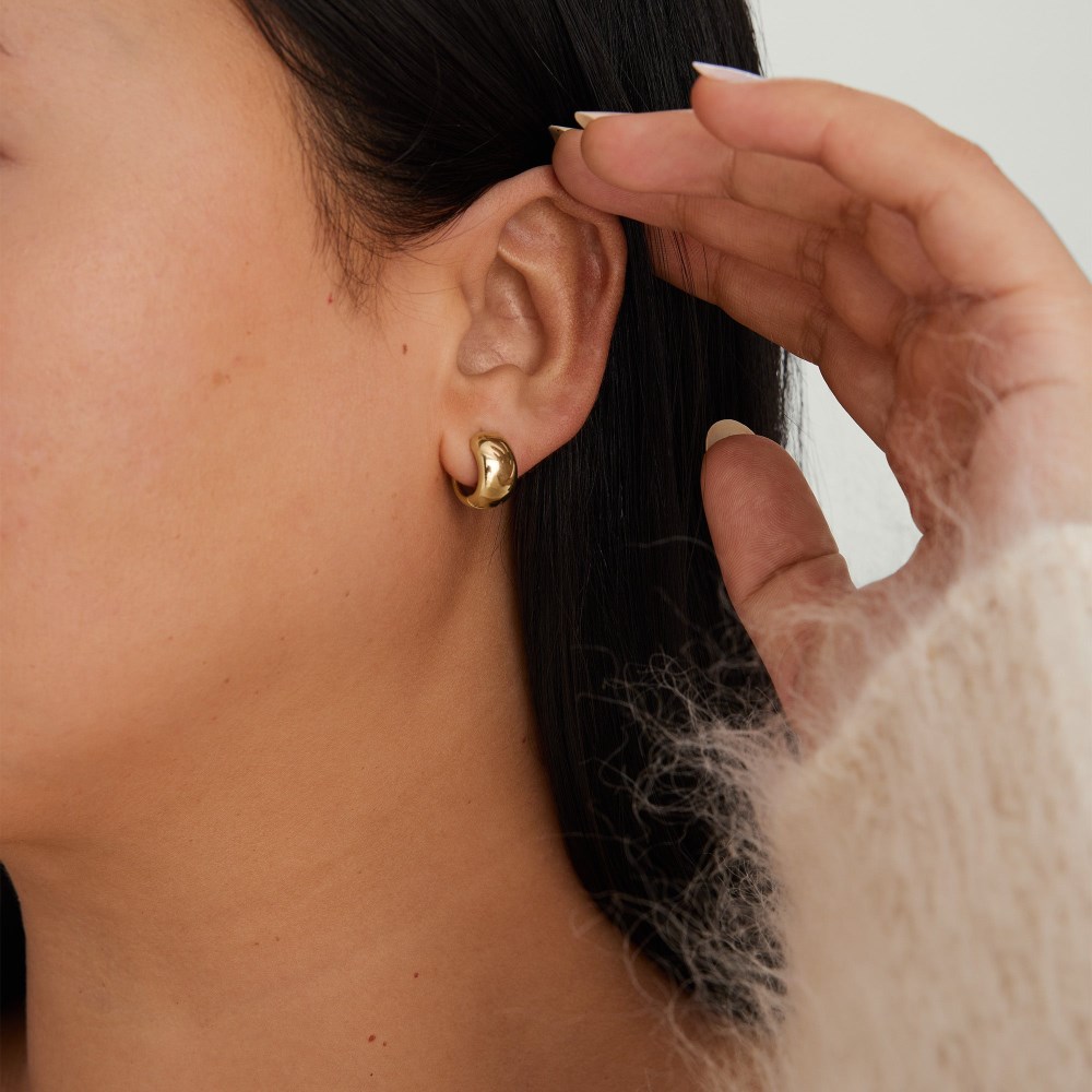 Mejuri Chunky Huggie Hoops - Gold Vermeil Canada Store