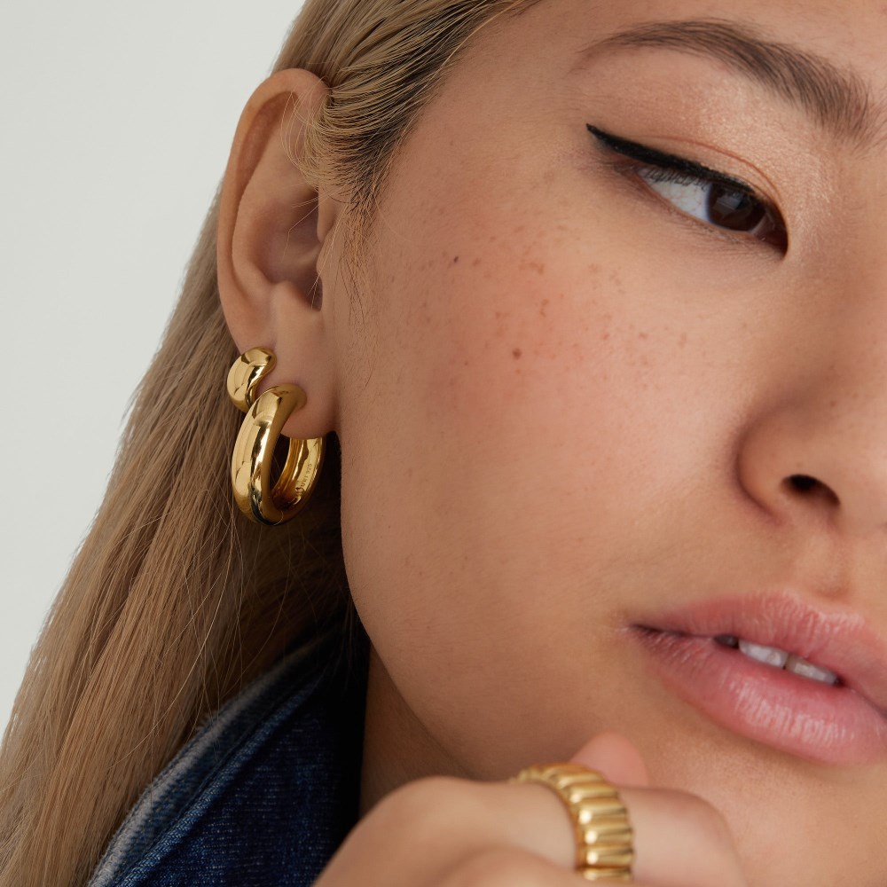 Mejuri Chunky Huggie Hoops - Gold Vermeil Canada Store