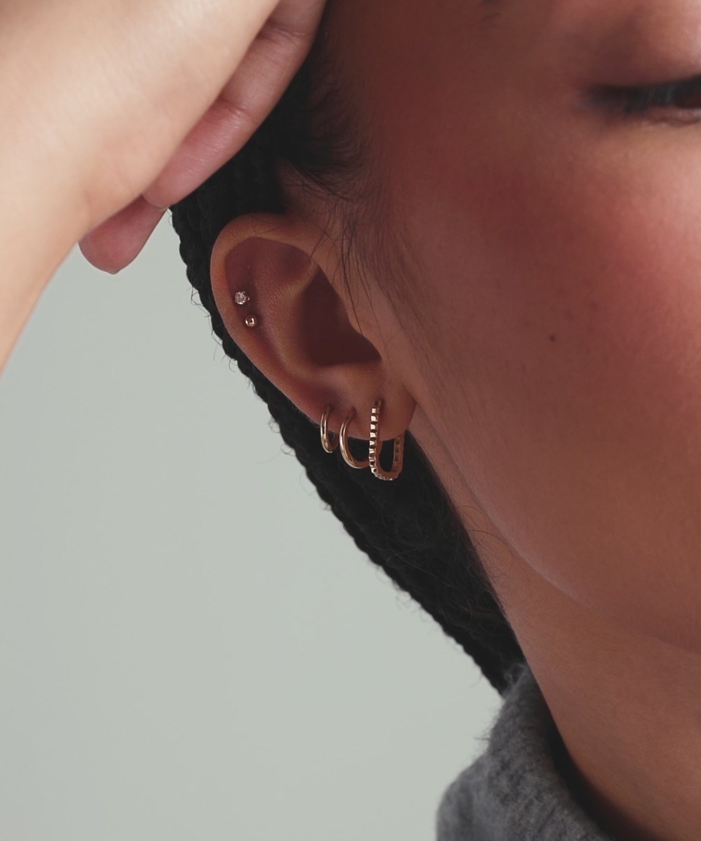 Mejuri Pleated Small U Hoops - 14k Yellow Gold Canada Store