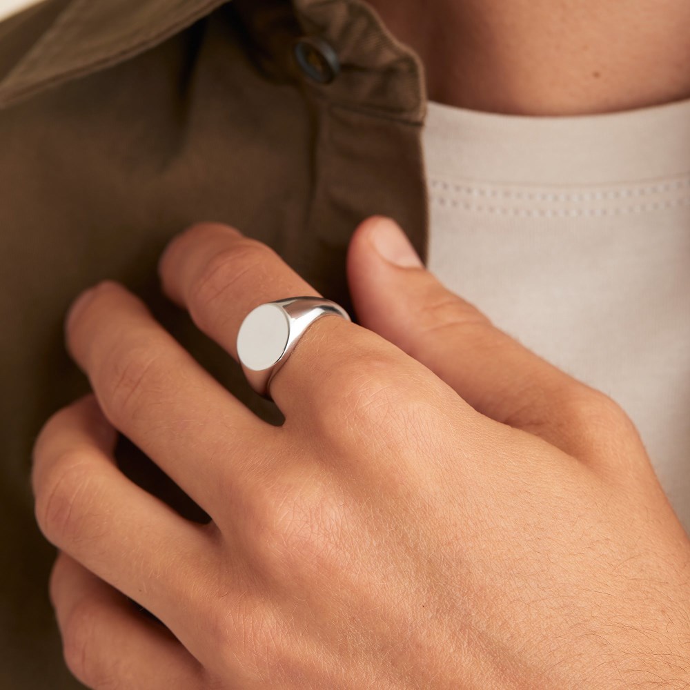 Mejuri Bold Round Signet Ring - Sterling Silver Canada Store