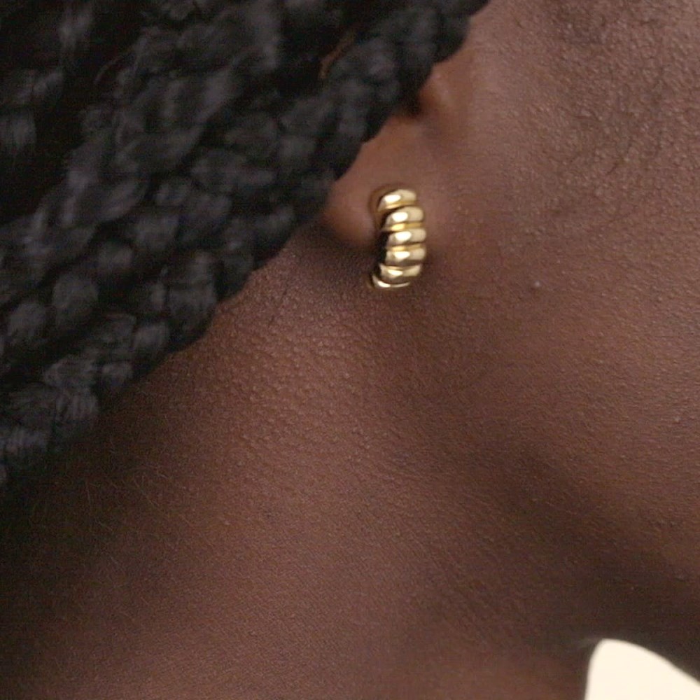 Mejuri Charlotte Hoops - 14k Yellow Gold Canada Store