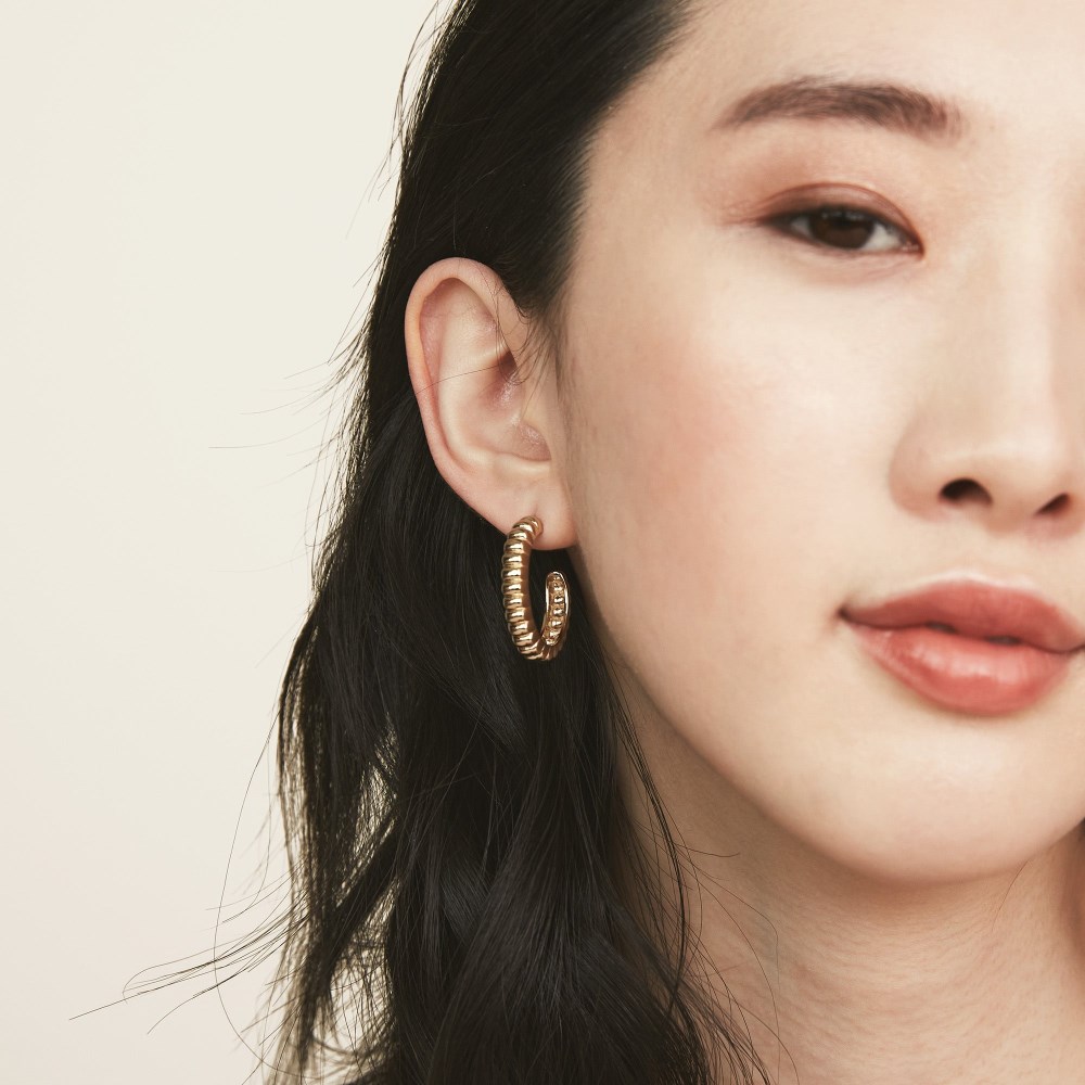 Mejuri Large Charlotte Hoops - Gold Vermeil Canada Store