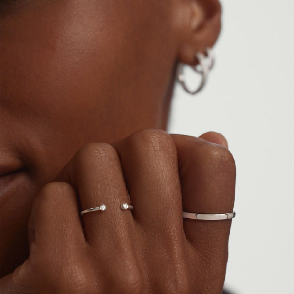 Mejuri 2mm Curve Band - Platinum Canada Store