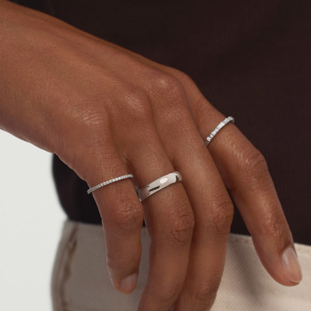 Mejuri 4mm Curve Band - Platinum Canada Store
