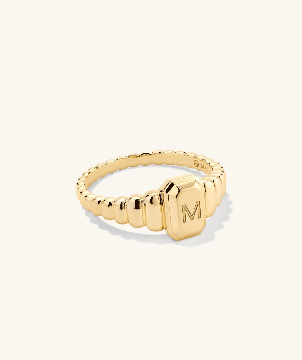 Mejuri Charlotte Step Cut Signet Ring - 14k Yellow Gold Canada Store