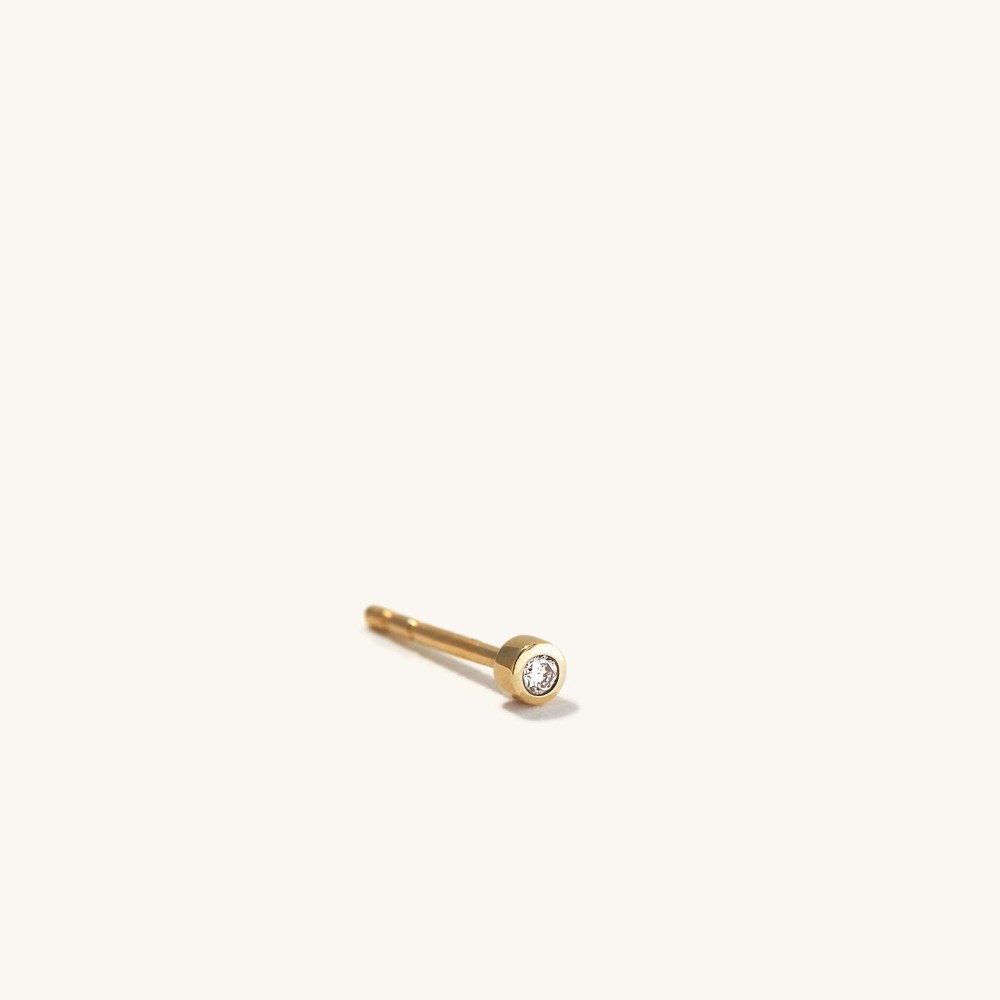 Mejuri Single Tiny Diamond Stud - 14k Yellow Gold Canada Store
