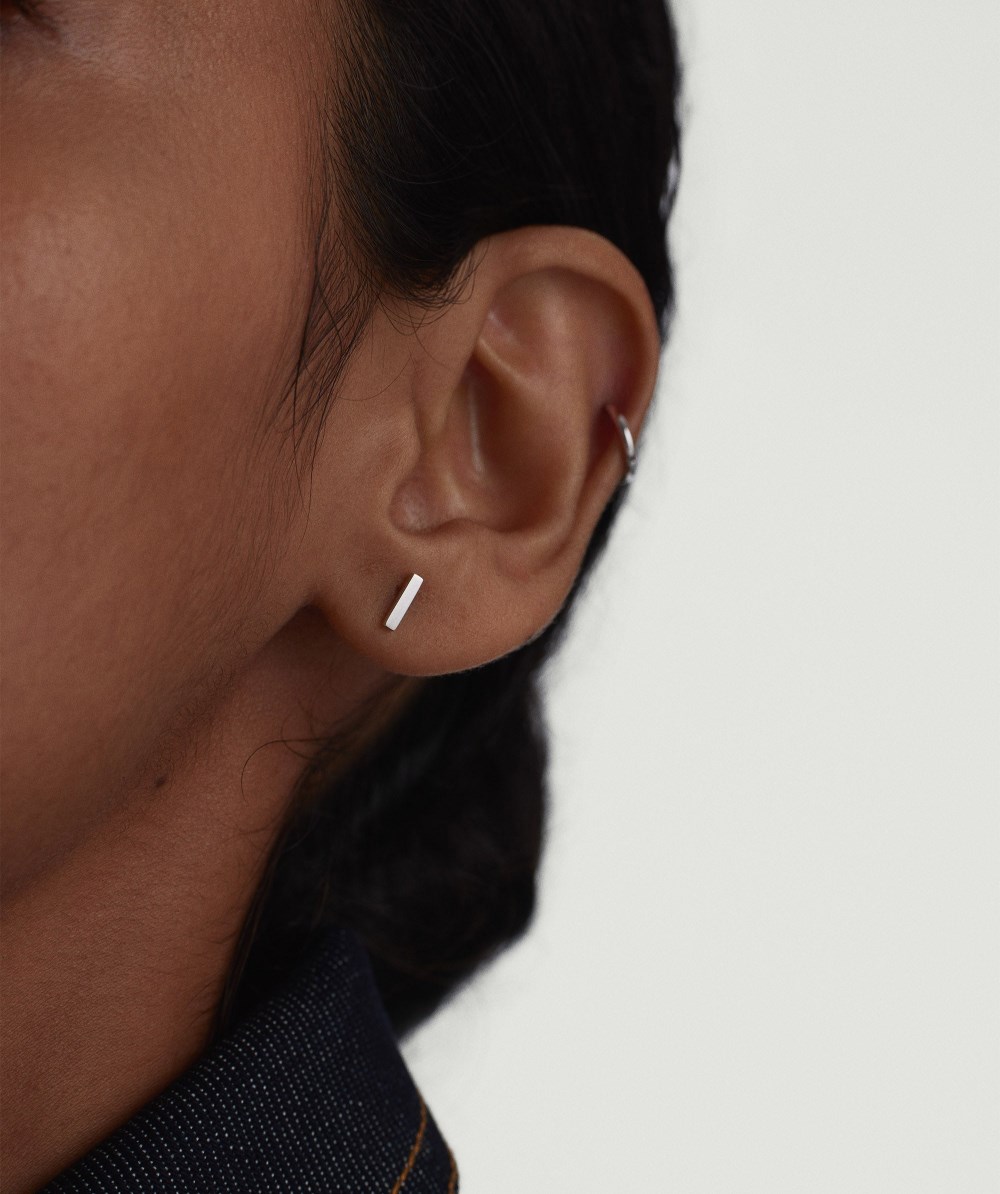 Mejuri Piercing Studio - Bar Flat Back Stud - 14k White Gold Canada Store