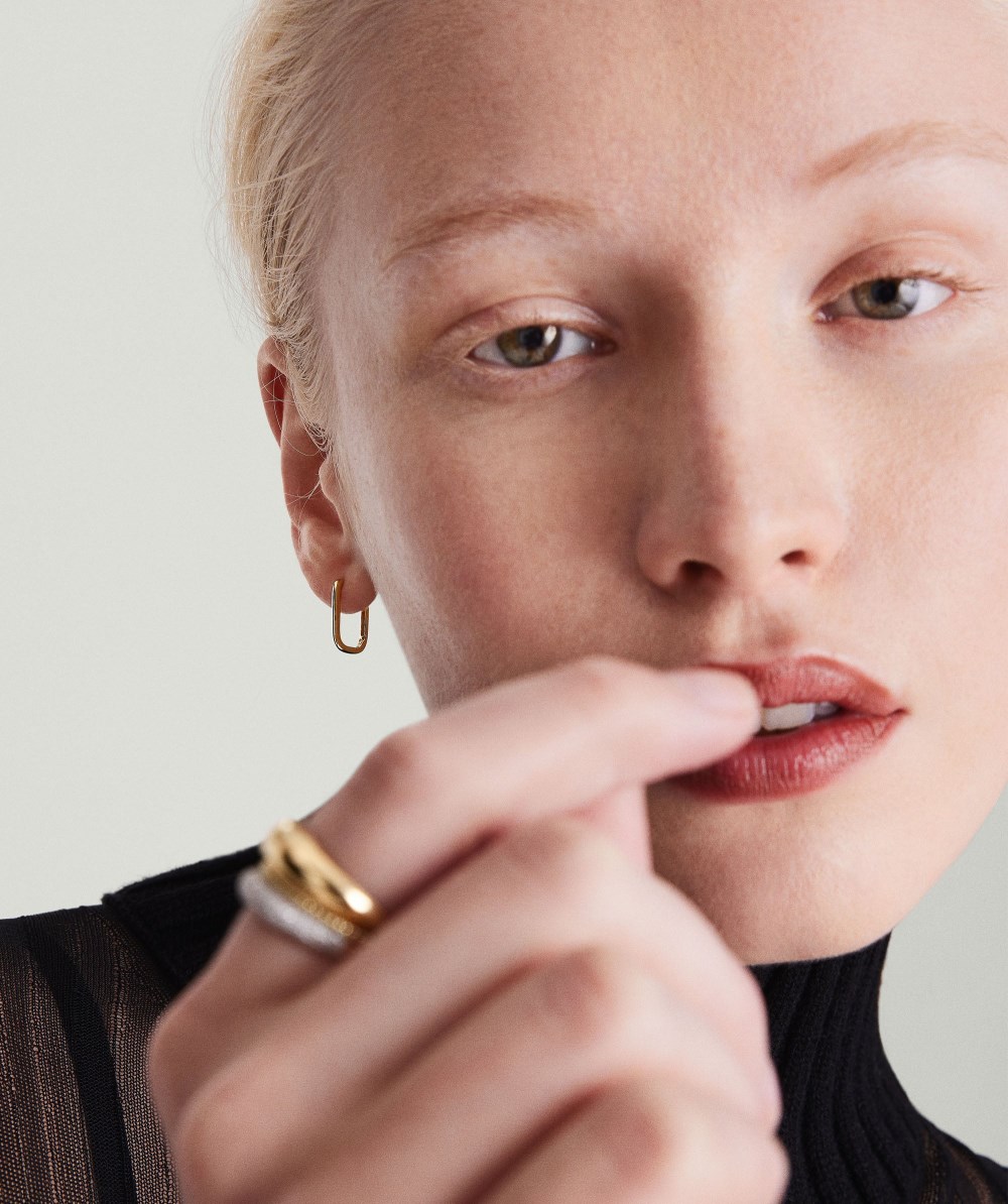 Mejuri Small U Hoops - 14k Yellow Gold Canada Store