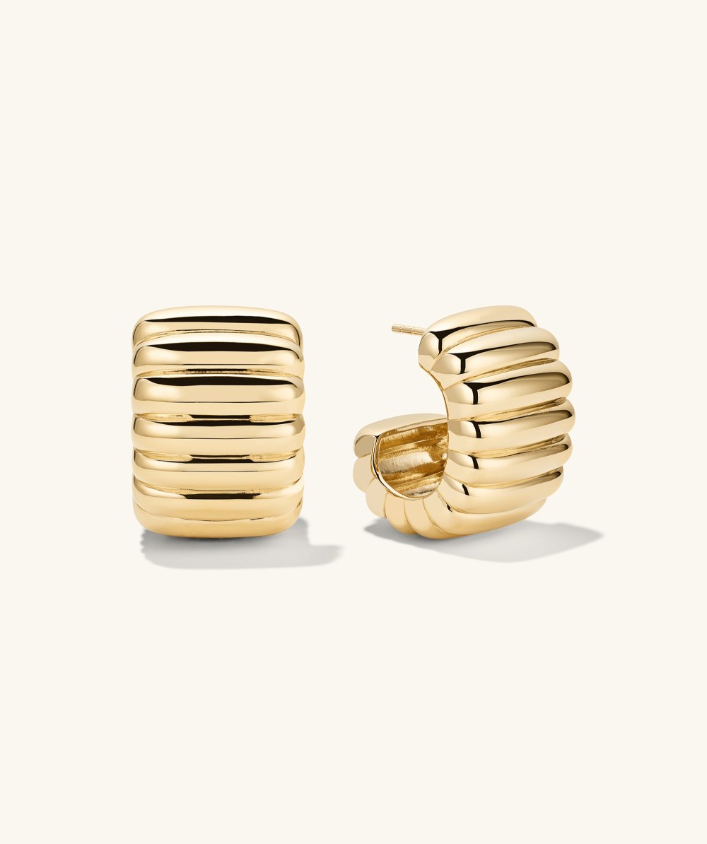 Mejuri Wide Charlotte Hoops - Gold Vermeil Canada Store