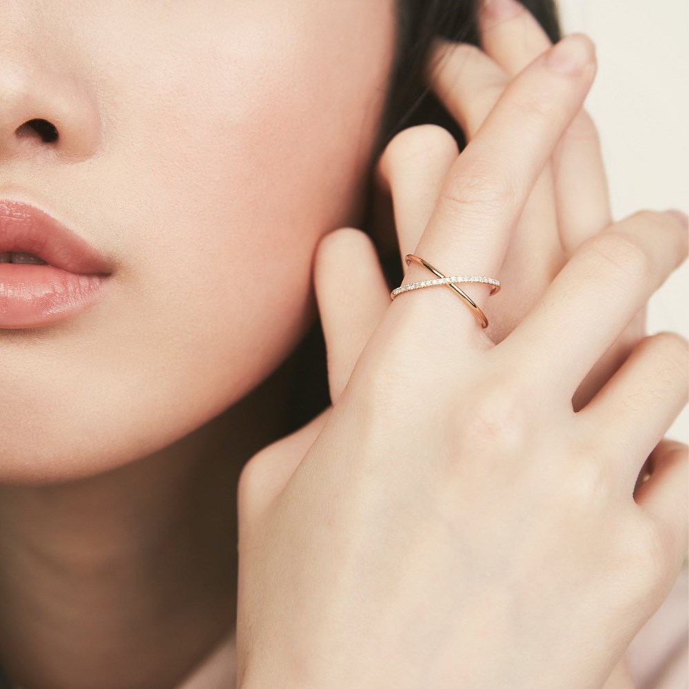 Mejuri Pavﾨﾦ Diamond X Ring - 14k Yellow Gold Canada Store