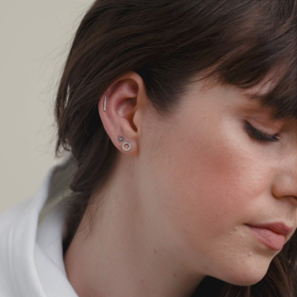 Mejuri Pavﾨﾦ Diamonds Long Bar Studs - 14k Yellow Gold Canada Store