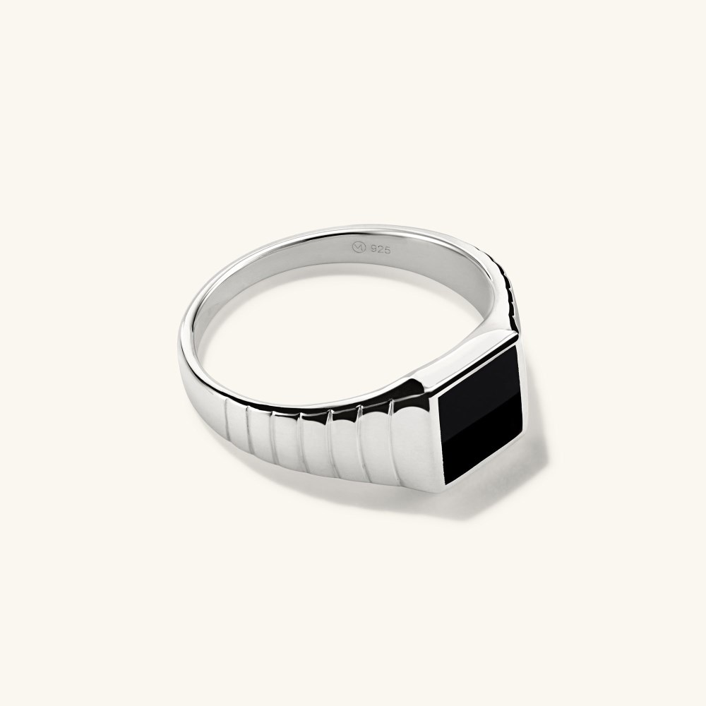 Mejuri Black Onyx Square Signet Ring - Sterling Silver Canada Store