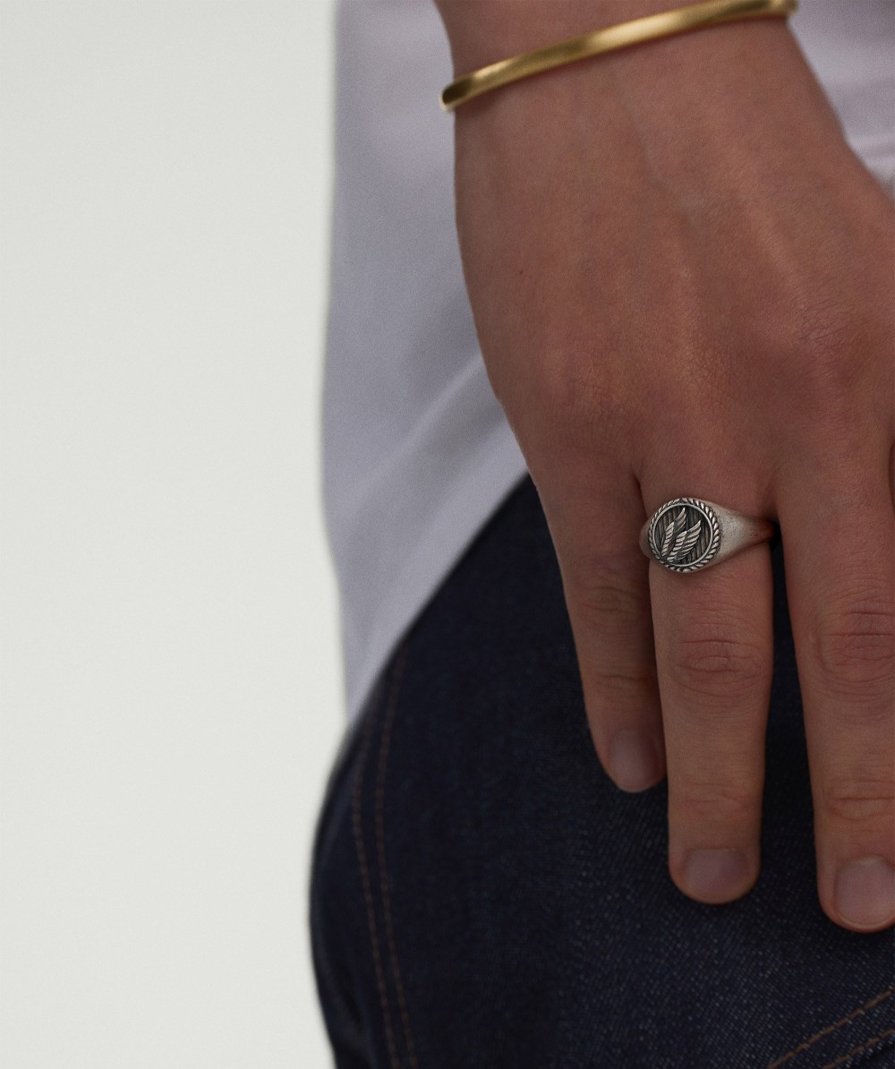Mejuri Victory Signet Ring - Oxidized Sterling Silver Canada Store