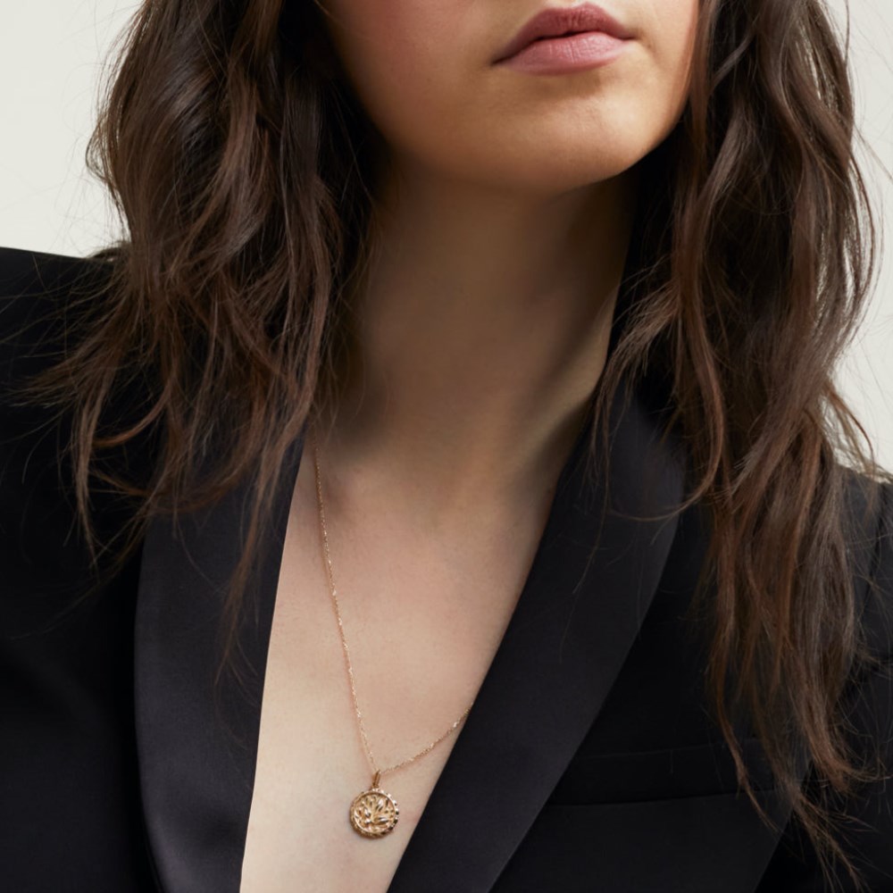 Mejuri Balance: Terra Coin Charm Pendant - 14k Yellow Gold Canada Store